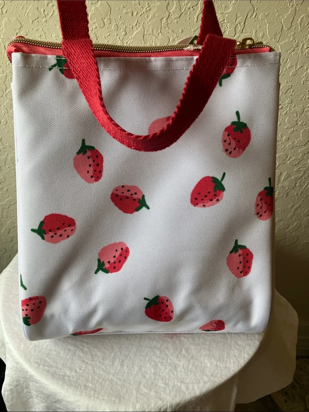 kate spade: White Strawberry Print Lunch Bag- food storage container